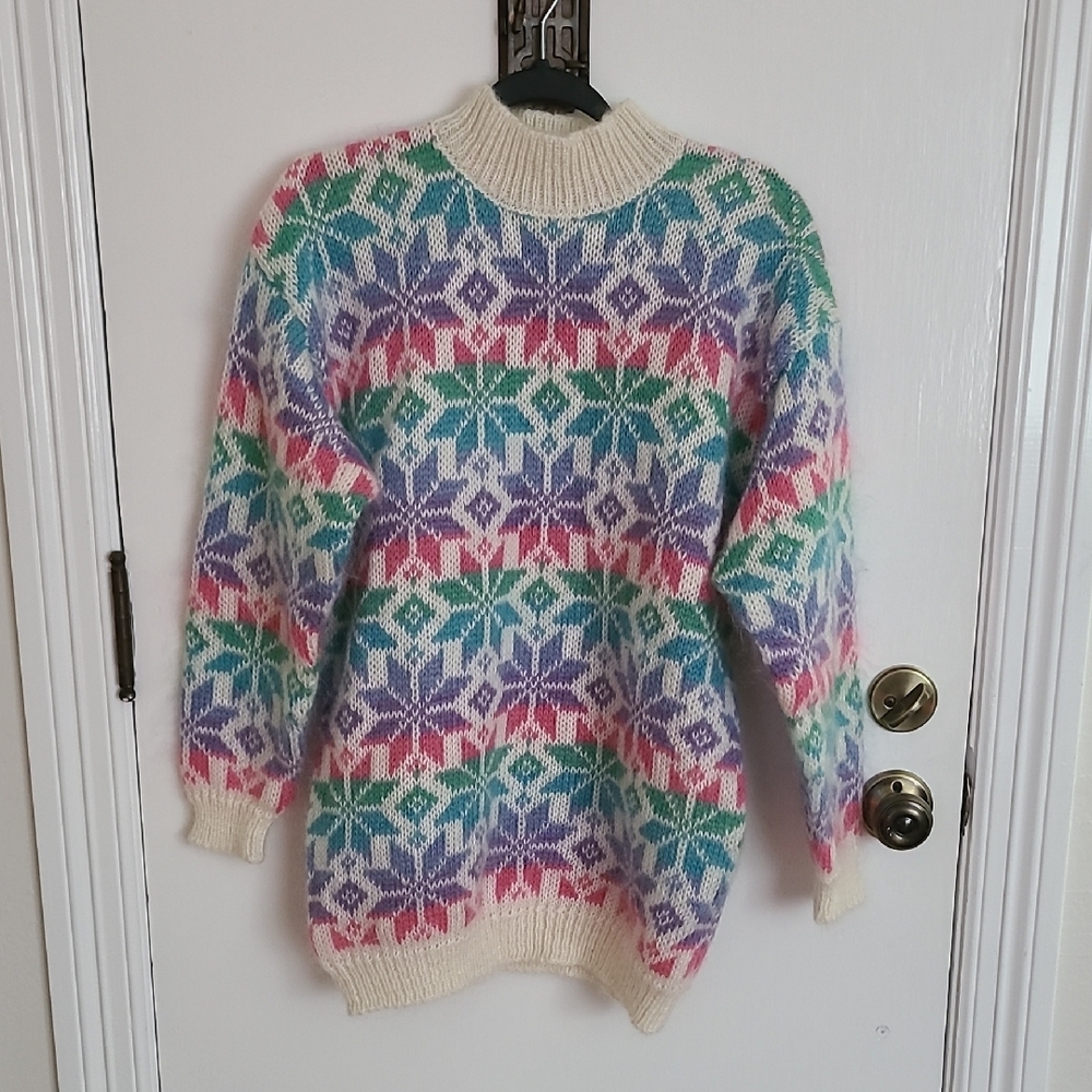 Vintage Snowflake Women's Turtleneck Sweater